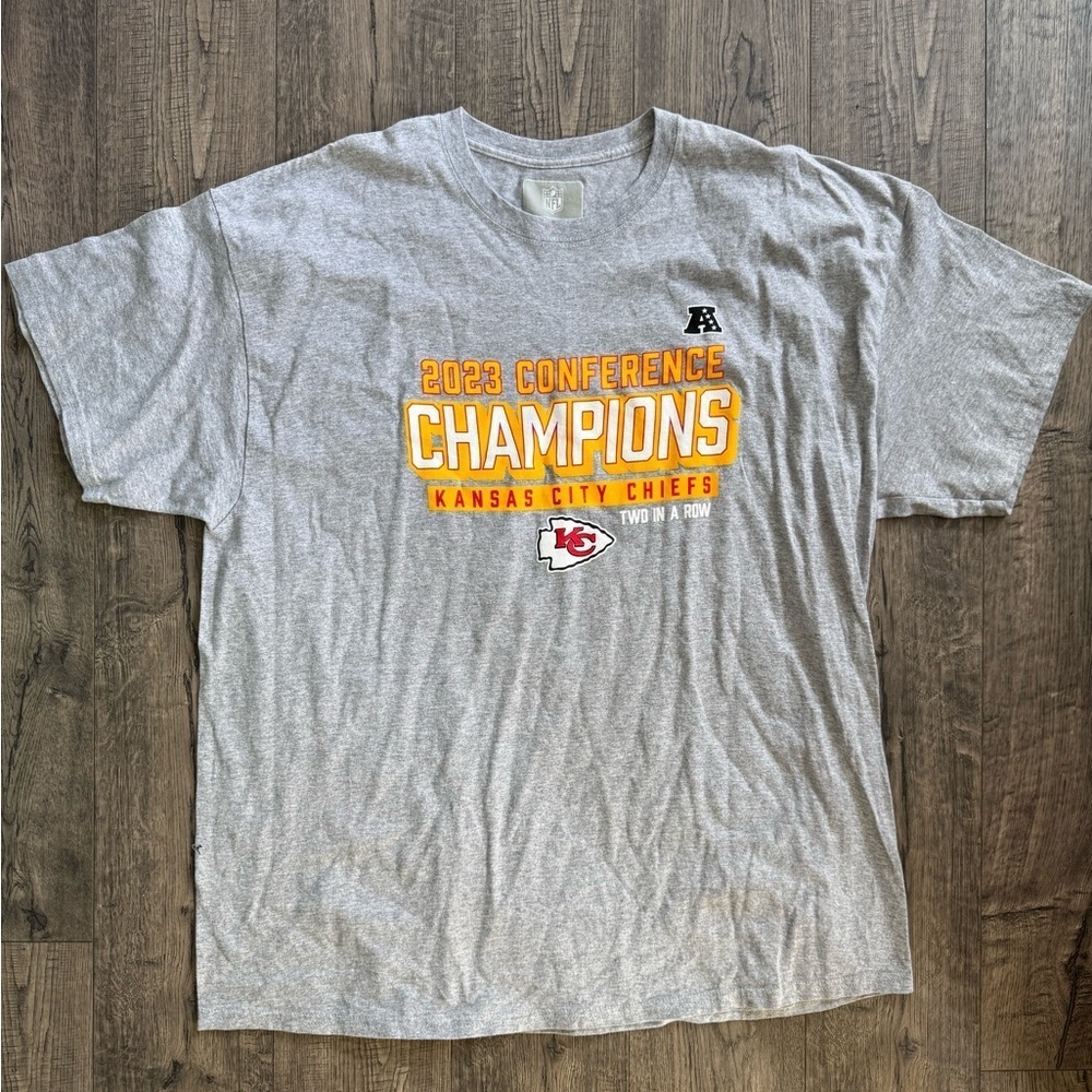 NFL Kansas City Chiefs Tee- Size 2XL - Picture 1 of 3